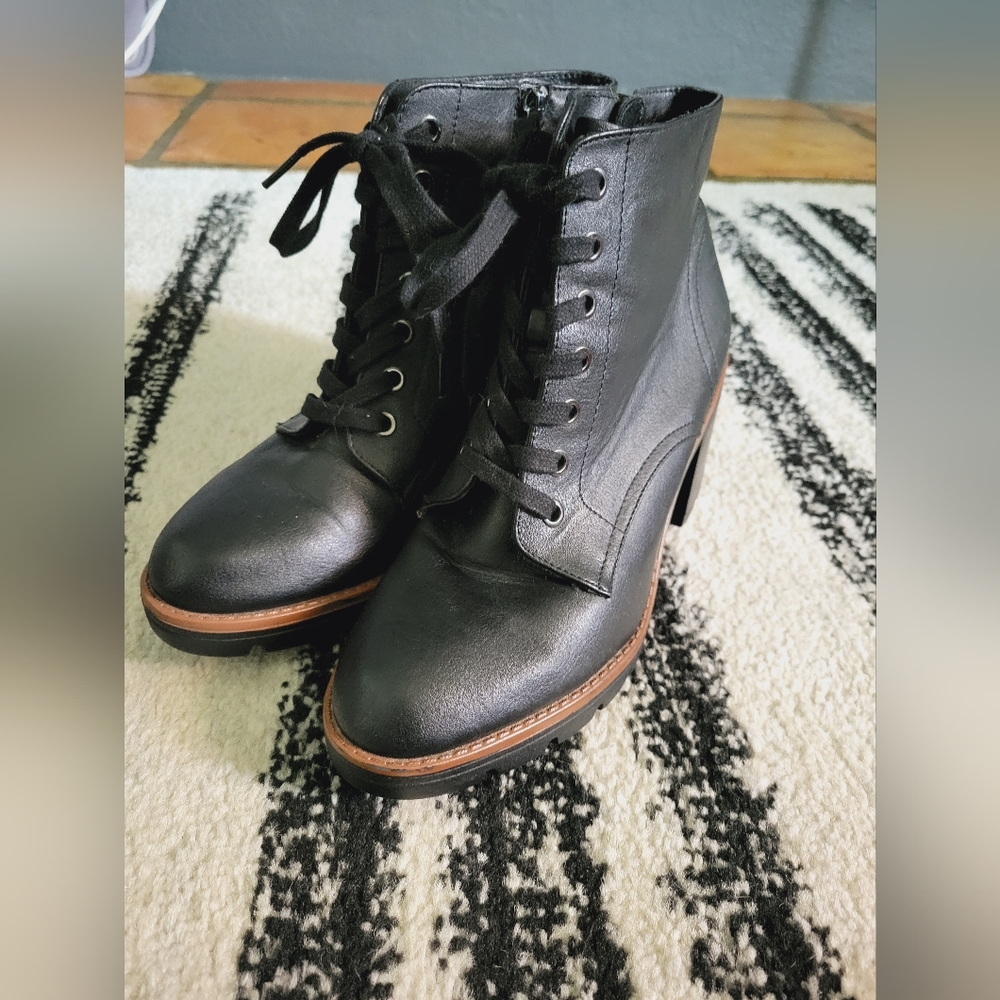 Naturalizer Booties Size 8.5